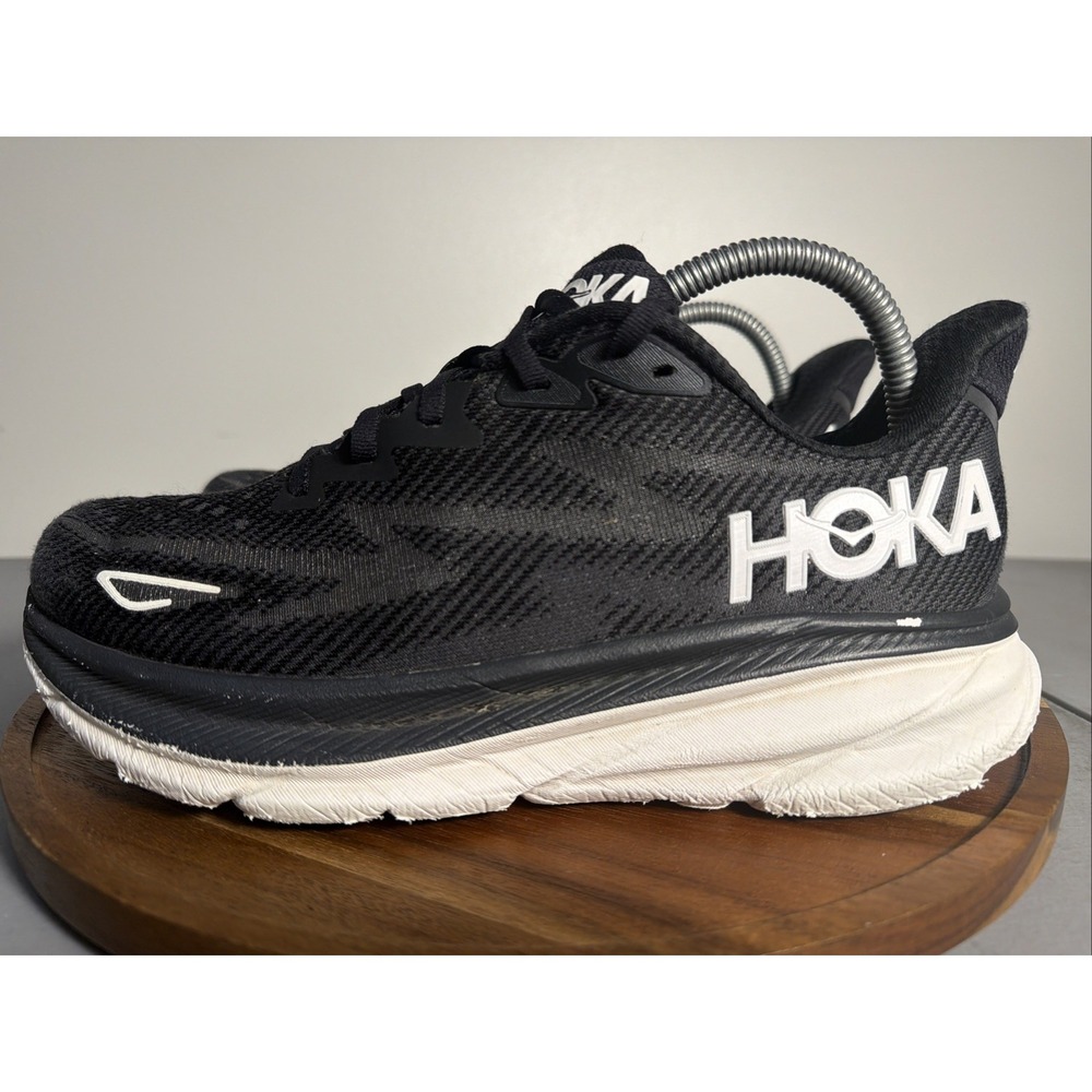 Hoka One One Clifton 9 Black White Running Shoes Mens Size 8.5 Athletic Sneakers